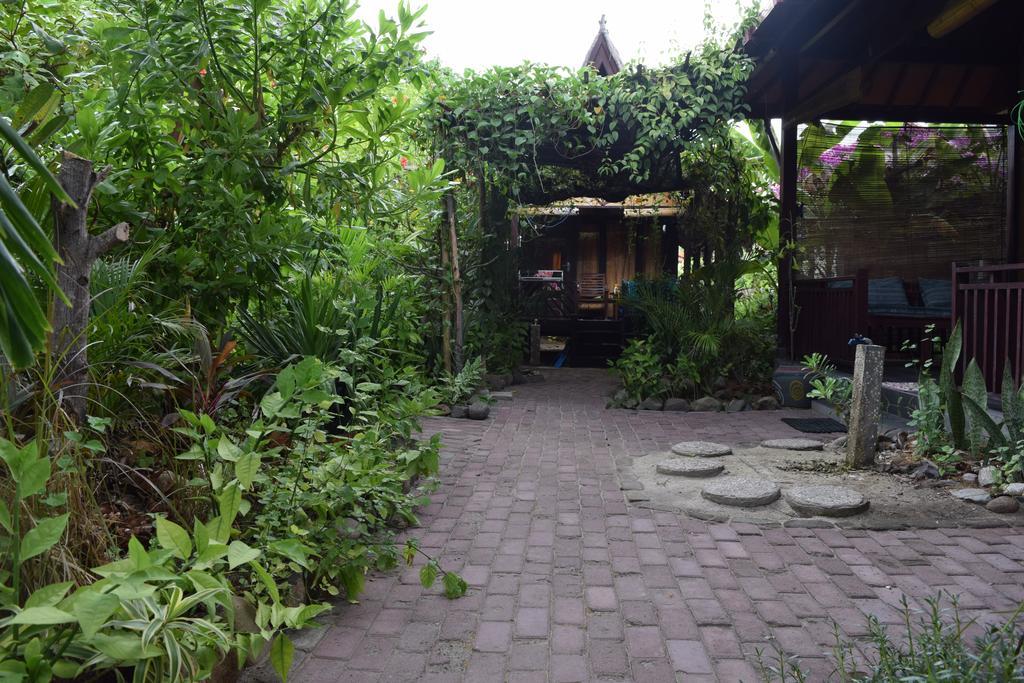 Ana Warung & Bungalows Гілі-Мено Екстер'єр фото