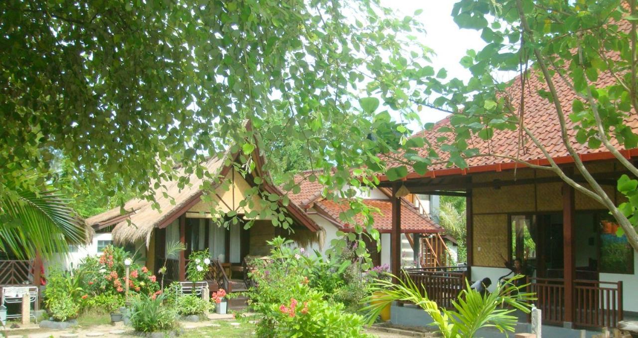Ana Warung & Bungalows Гілі-Мено Екстер'єр фото